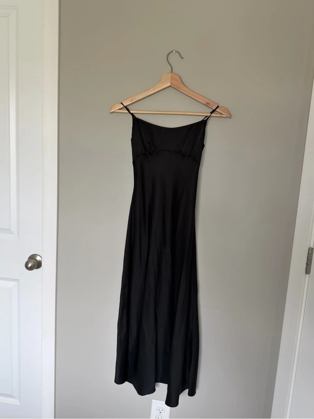 Aritzia Black satin slip midi dress size S open back tie detail - Picture 2 of 8